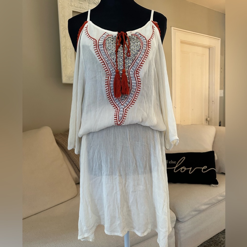 NWT Lucky & Coco Boho Embroidered Ivory Cold-Shoulder Coverup Beach Dress Size M